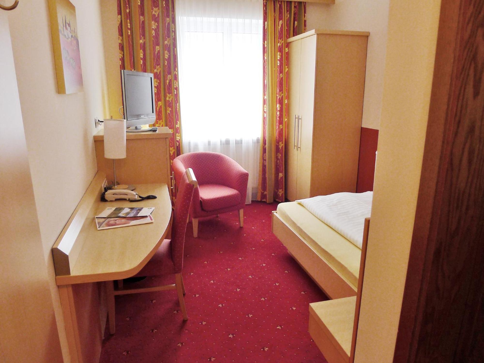 Hotel Restaurant Boeck "Roter Hahn" Sankt Poelten Quarto foto