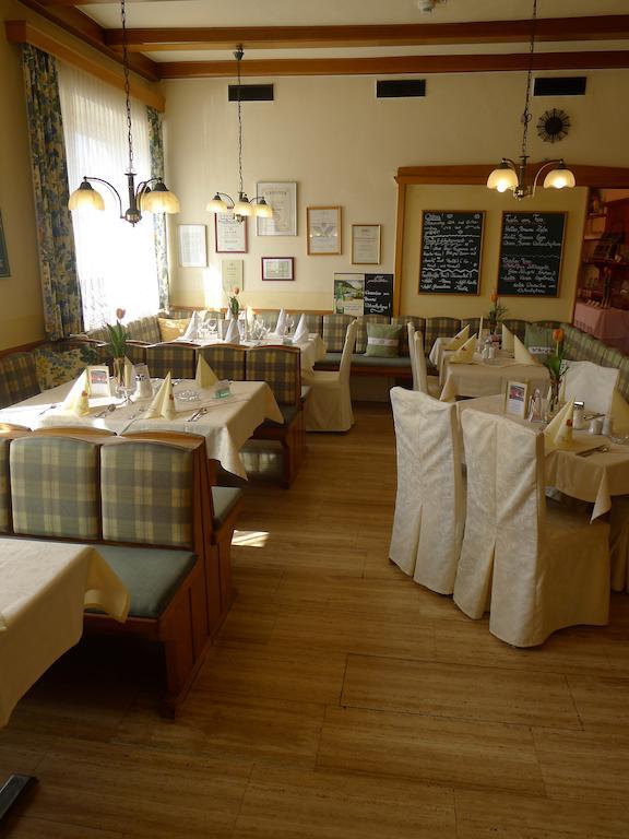 Hotel Restaurant Boeck "Roter Hahn" Sankt Poelten Exterior foto
