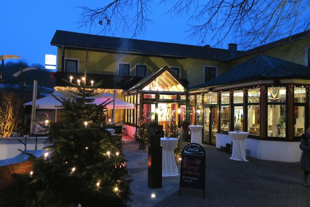 Hotel Restaurant Bock "Roter Hahn" Sankt Poelten Exterior foto